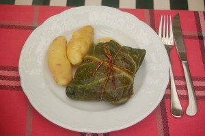 Der Rosa Tannenzapfen in Begleitung von Kohlpäckchen